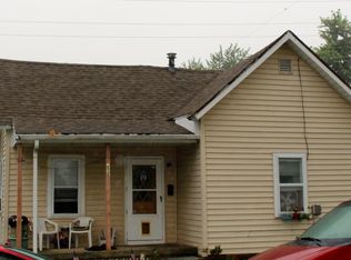 222 N 11th St, Charleston, IL