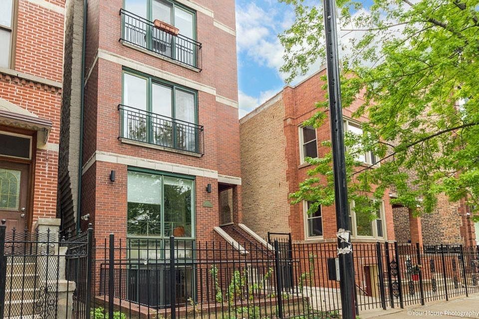 1st image of 1006 N Wood St #2
