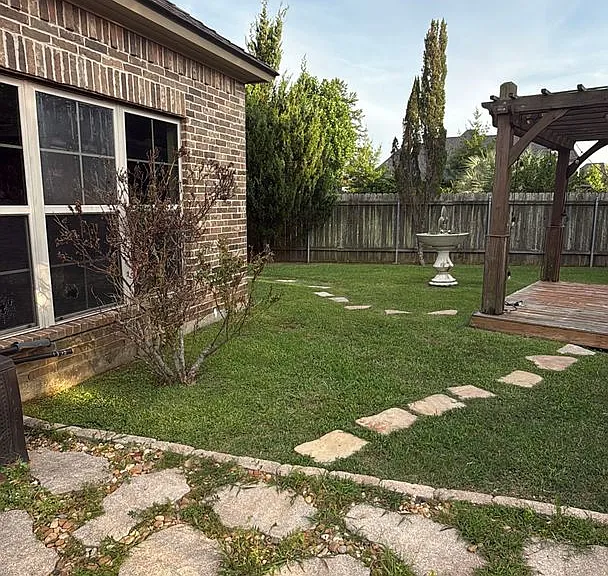 9572 Rochel Dr — Photo 63