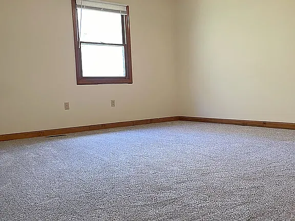 105 Mayflower Rd — Photo 18