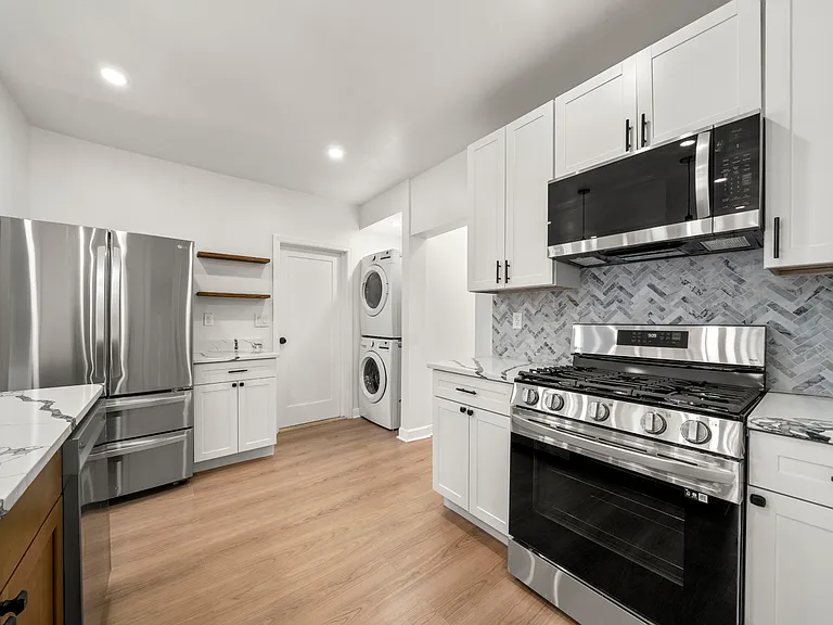 170 Cedar St #1 — Photo 2