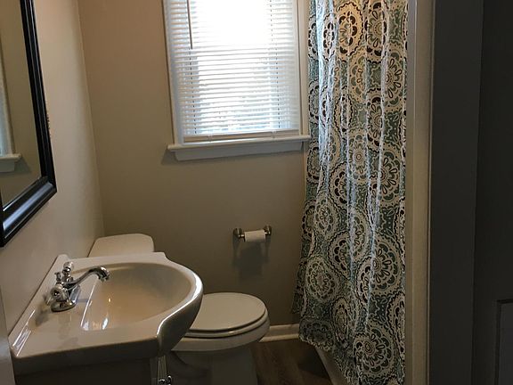 Bathroom, with good storage cabinet
