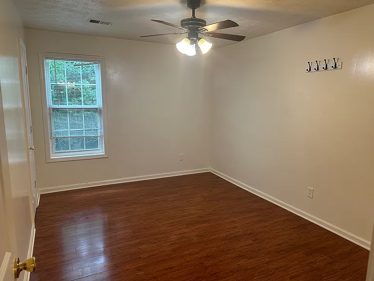 1711 Hayden Mill Ct — Photo 12