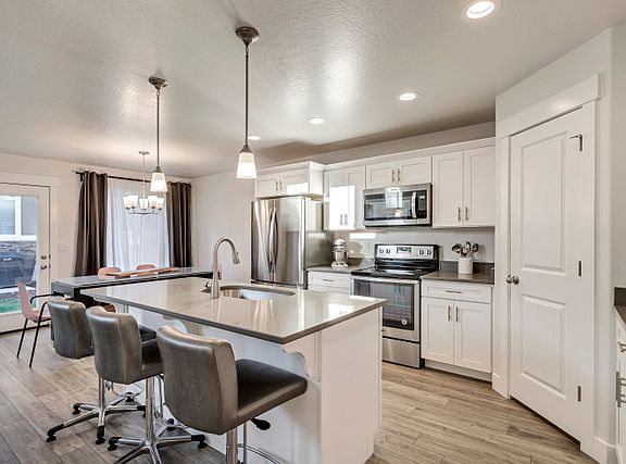 3rd image of 4910 W Pillar Dr