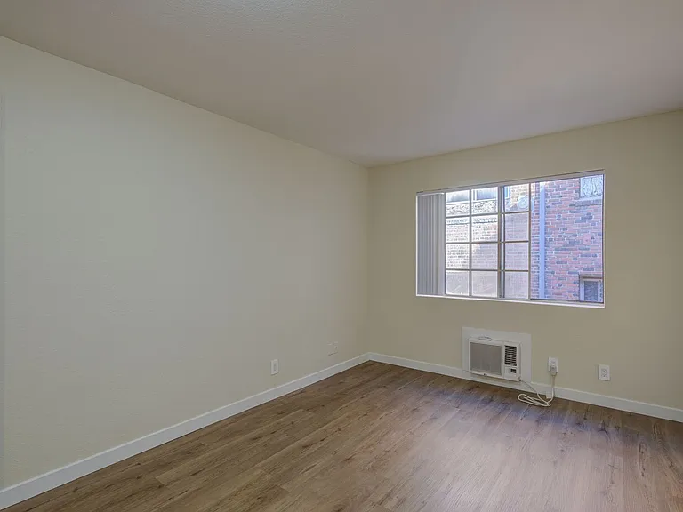 Hoover Street Residences — Photo 7