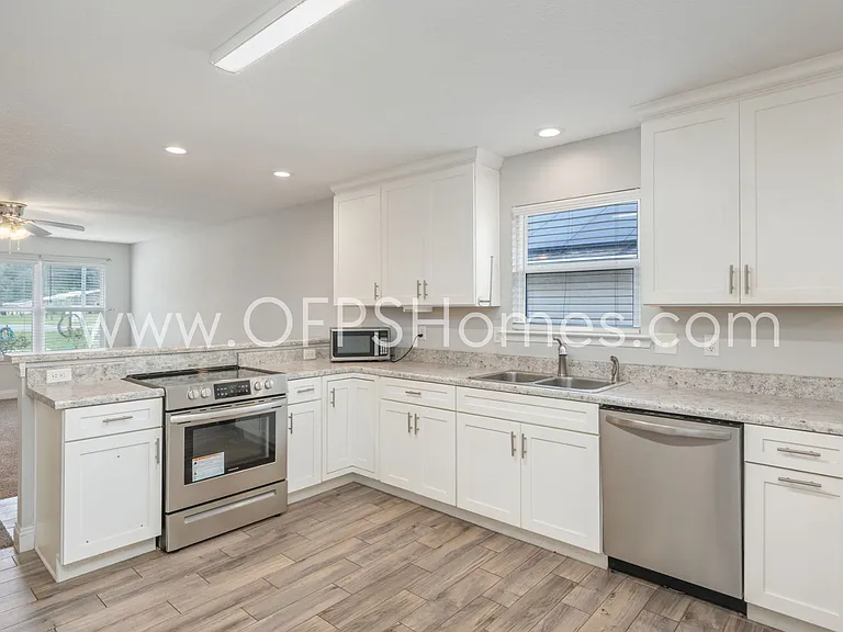 824 Valley Rd — Photo 10
