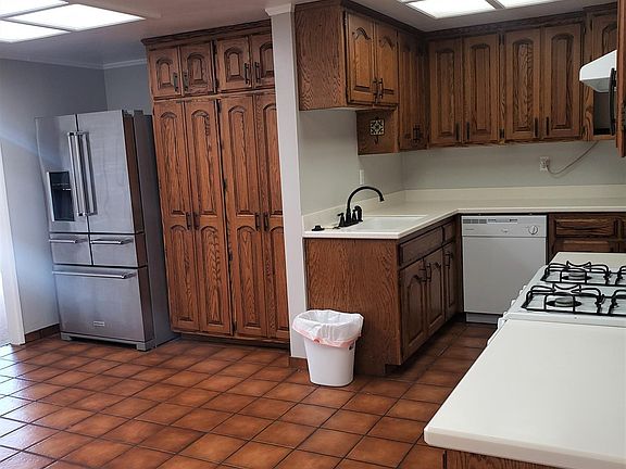 Who doesn't love a big kitchen?