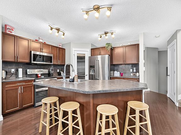 4th image of 26 Hamilton Ct