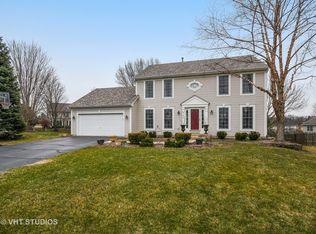 711 Highview Ct, Elburn, IL 60119