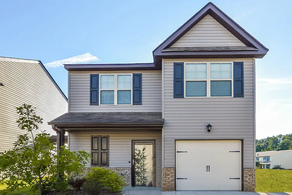 3 bed, 2.5 bath, 1476 sqft, $2,590 — Photo 1