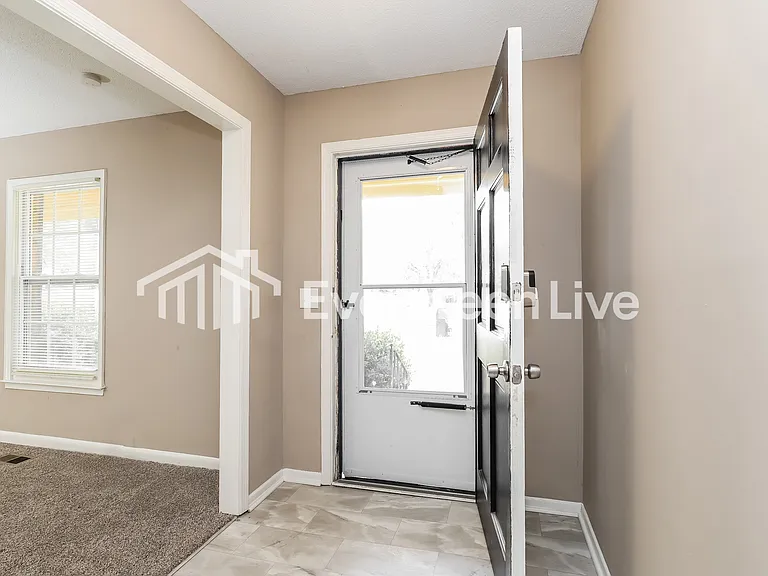 4235 Queen Beth Dr — Photo 3