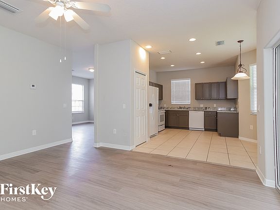 3rd image of 2133 The Oaks Blvd