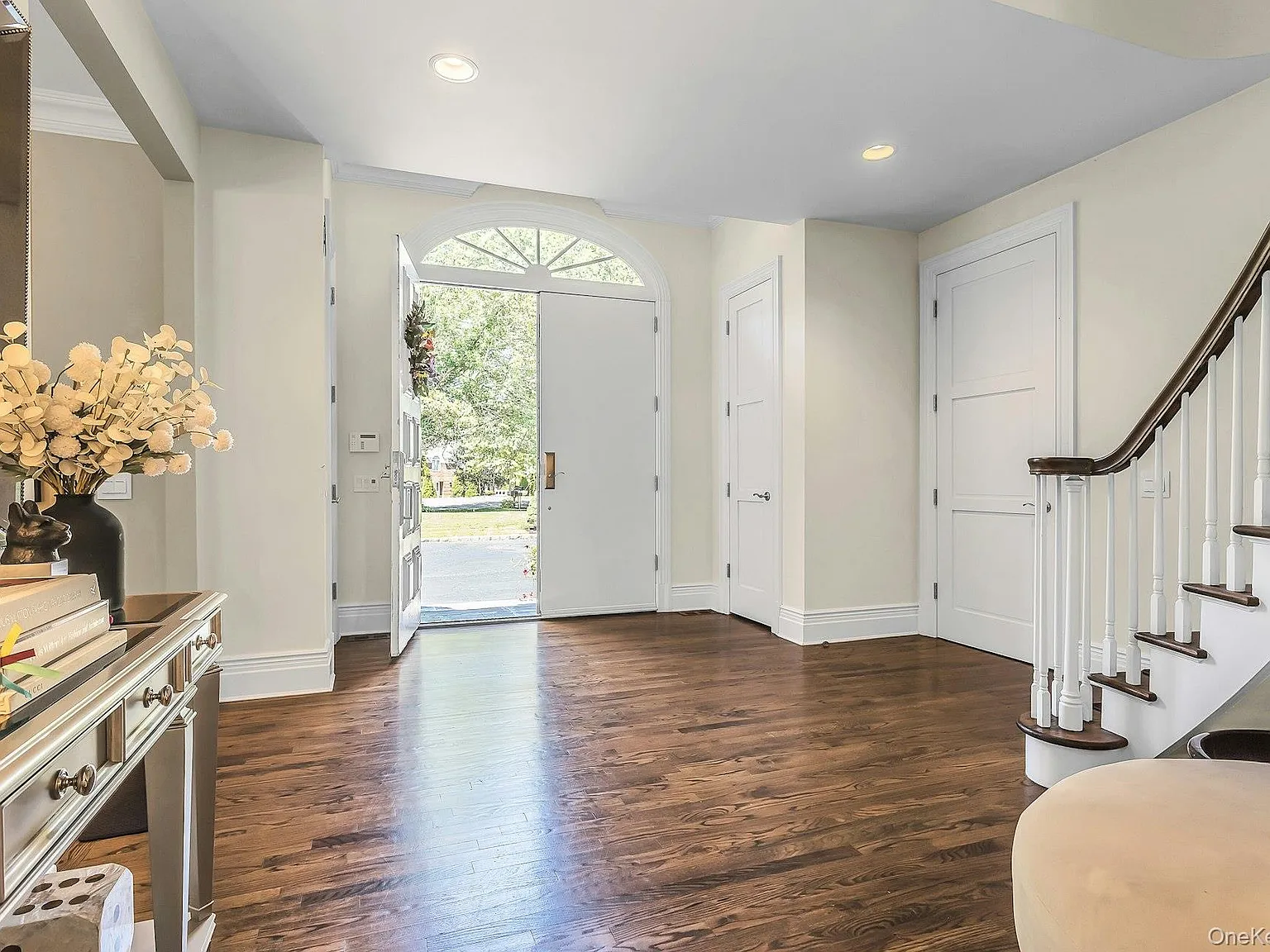 5 bed, 4.5 bath, 4321 sqft, $19,800 — Photo 4