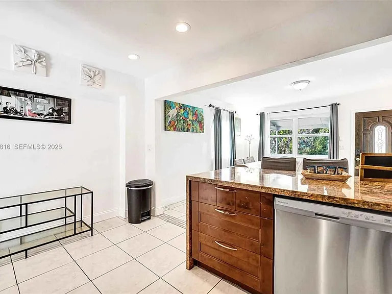 712 SW 7th Ter — Photo 27