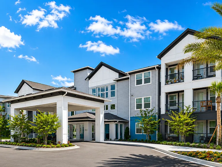 Fox Pointe — Photo 3