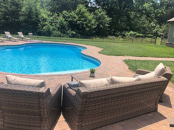 2nd image of 421 Heartfield Ct