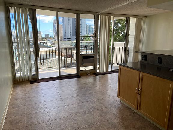 2nd image of 2121 Algaroba St APT 307
