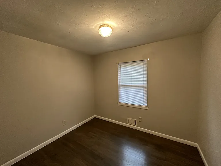 2806 Norgate Ln — Photo 10