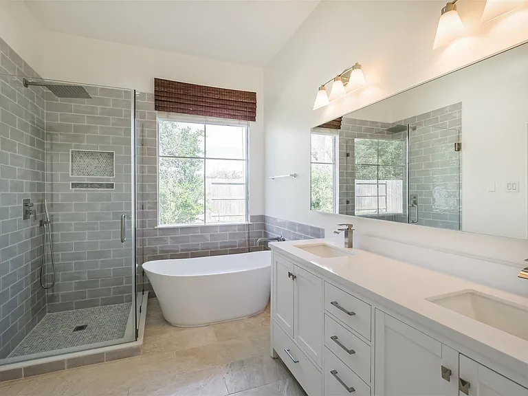 1714 Bumelia Ct — Photo 16