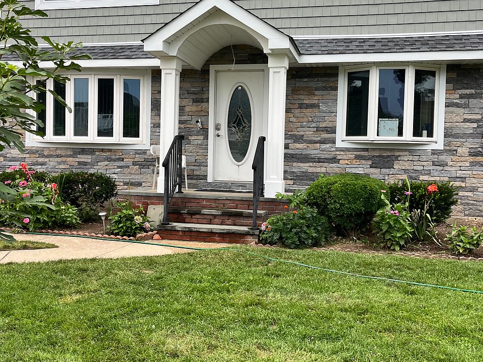 2nd image of 772 Garden Dr