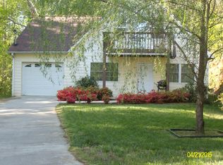 71 Country Club Dr, Toccoa, GA 30577