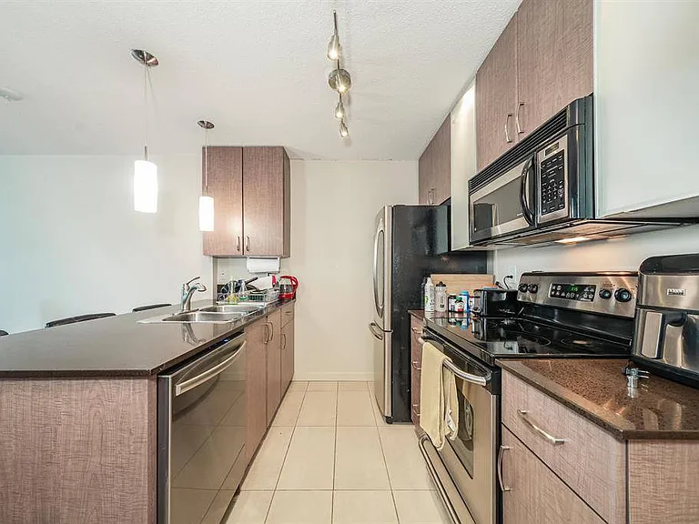 909 Mainland St #2105 — Photo 16