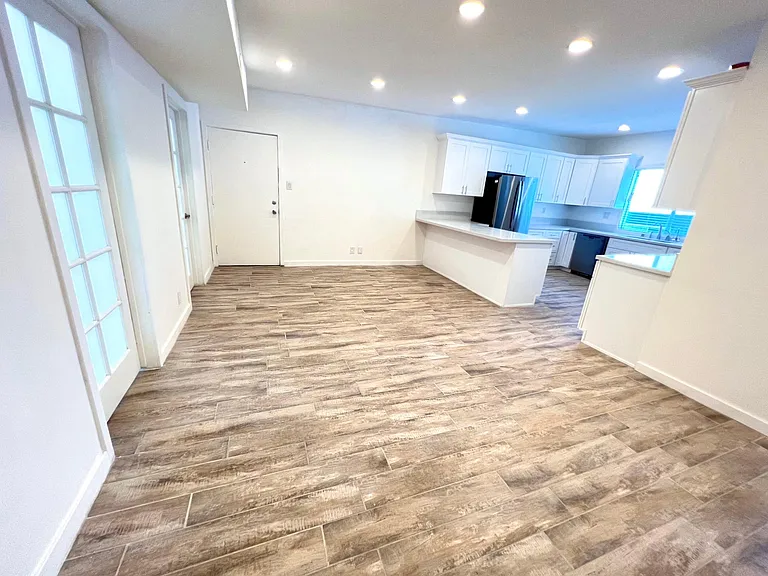 1526 S Wooster St #4 — Photo 2