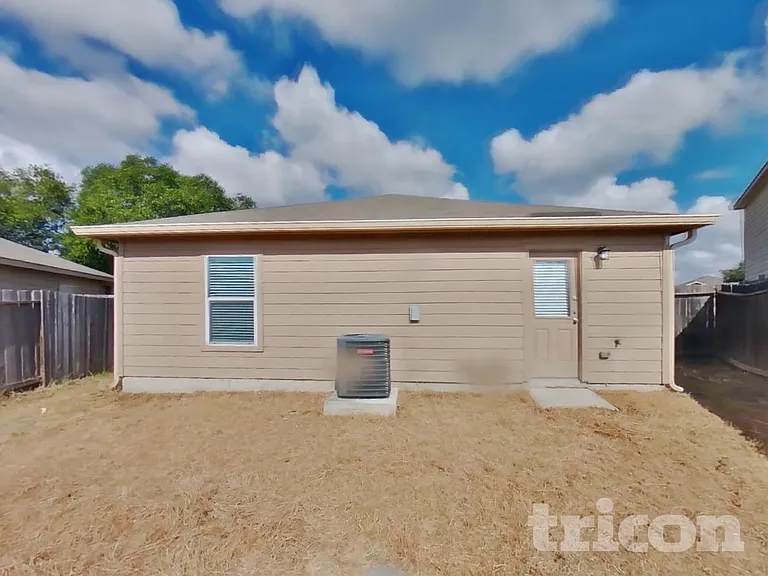 6803 Luckey Tree — Photo 17