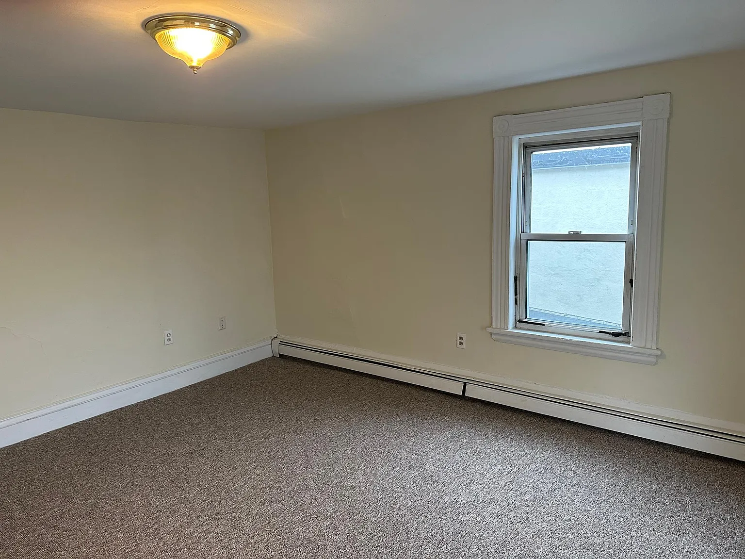4 bed, 1400 sqft, $2,350 — Photo 4