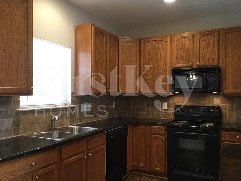 2845 Island Point Dr NW — Photo 7