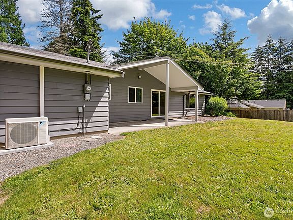 4th image of 6006 48th Avenue E