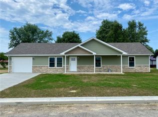 1220 Ironwood Pass Ave, Scottsburg, IN 47170