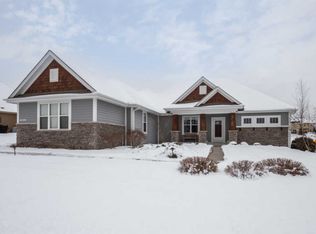 N39W23477 Broken Hill Cir N, Pewaukee, WI 53072