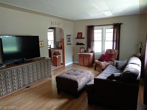 3rd image of 145 Dilworth St