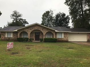 1880 Dublin Dr, Vidor, TX 77662