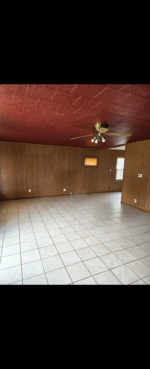 Building Photo - 1211 Koehn Dr