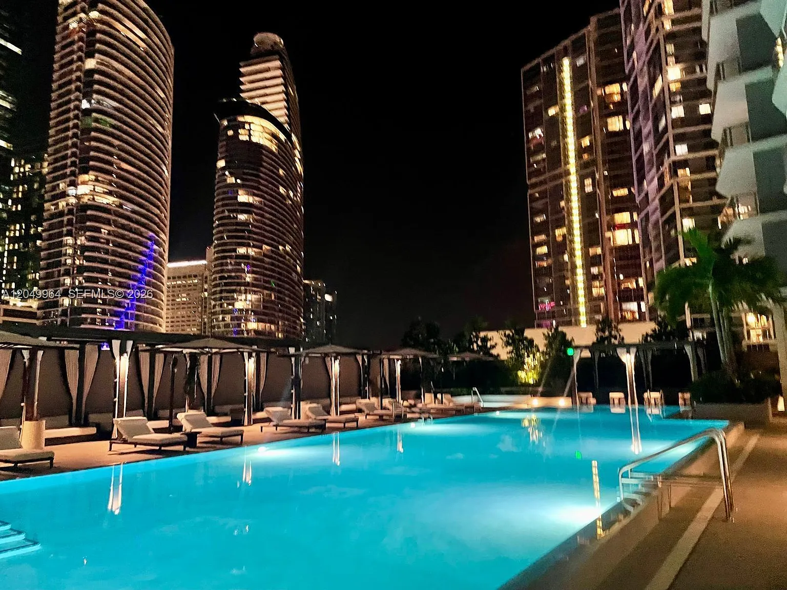 Viceroy Residences — Photo 2