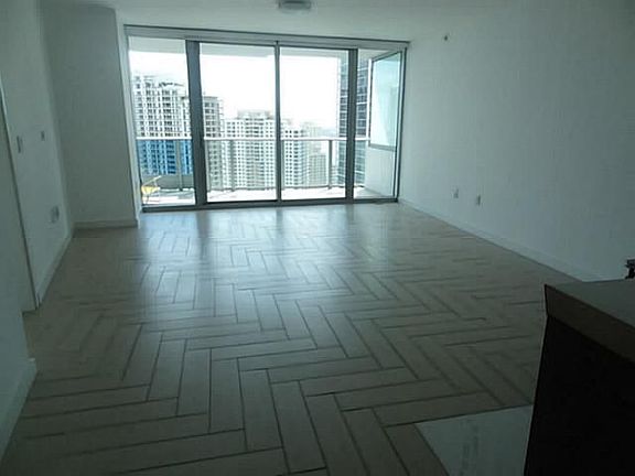 3rd image of 200 Biscayne Blvd Way APT 3305