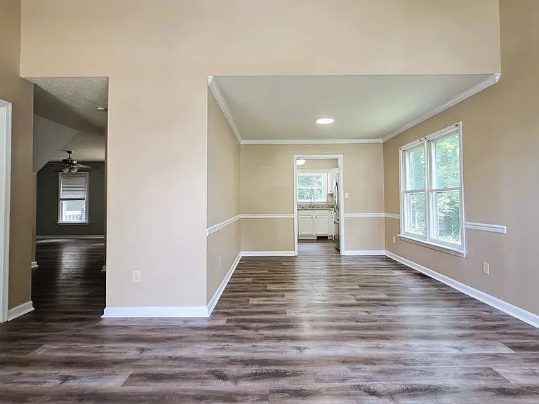 2519 Providence Creek Rd N — Photo 3