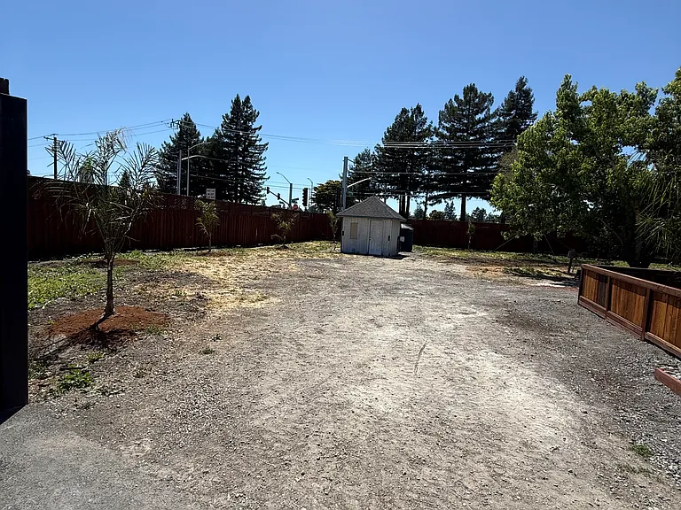 1205 Keiser Ave — Photo 13
