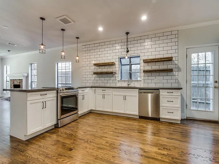 6307 Palo Pinto Ave — Photo 1