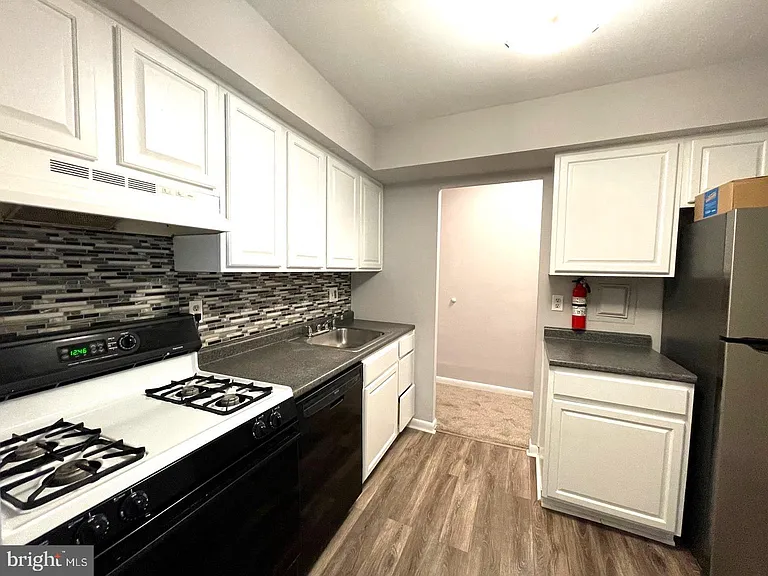 222-6 Echelon Rd #6 — Photo 1