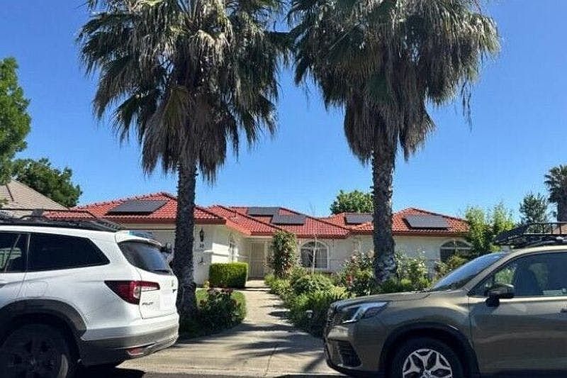 1st image of 10 Tara Dr