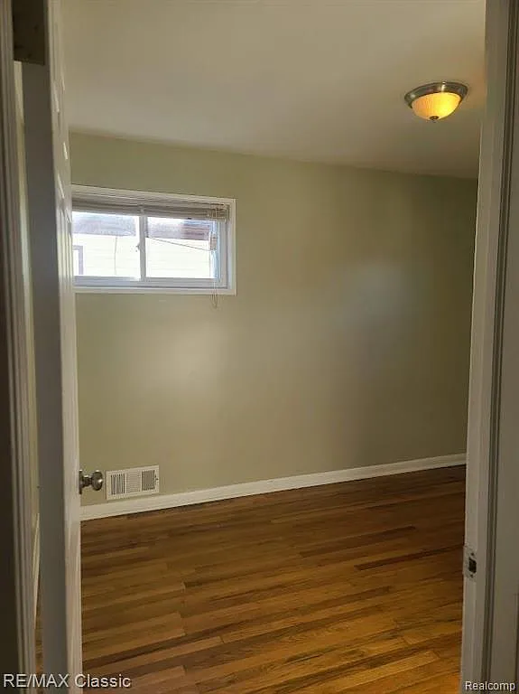 3 bed, 1051 sqft, $1,500 — Photo 4