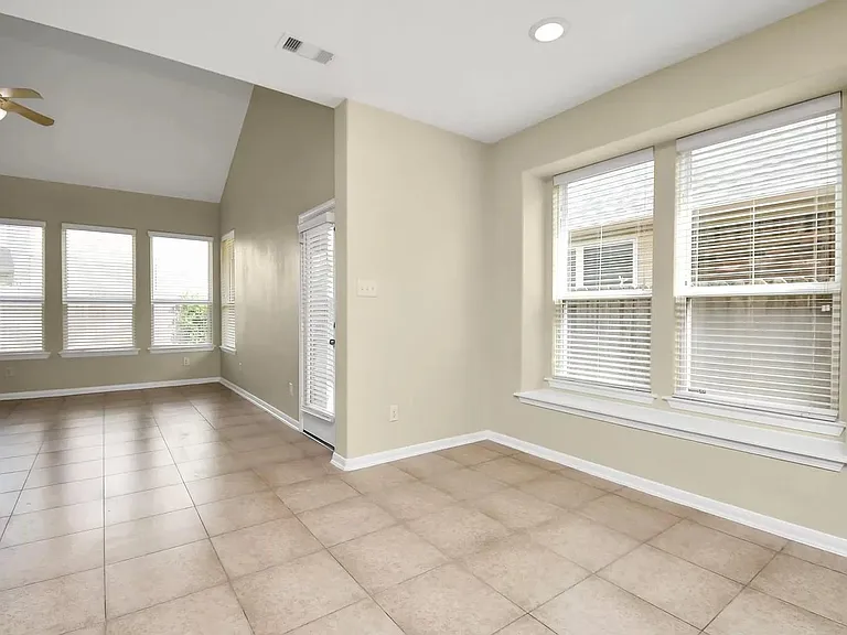6315 Bain Dr — Photo 13