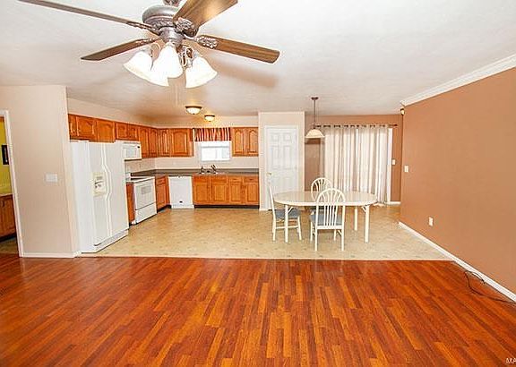 5th image of 145 Autumn Oaks Dr