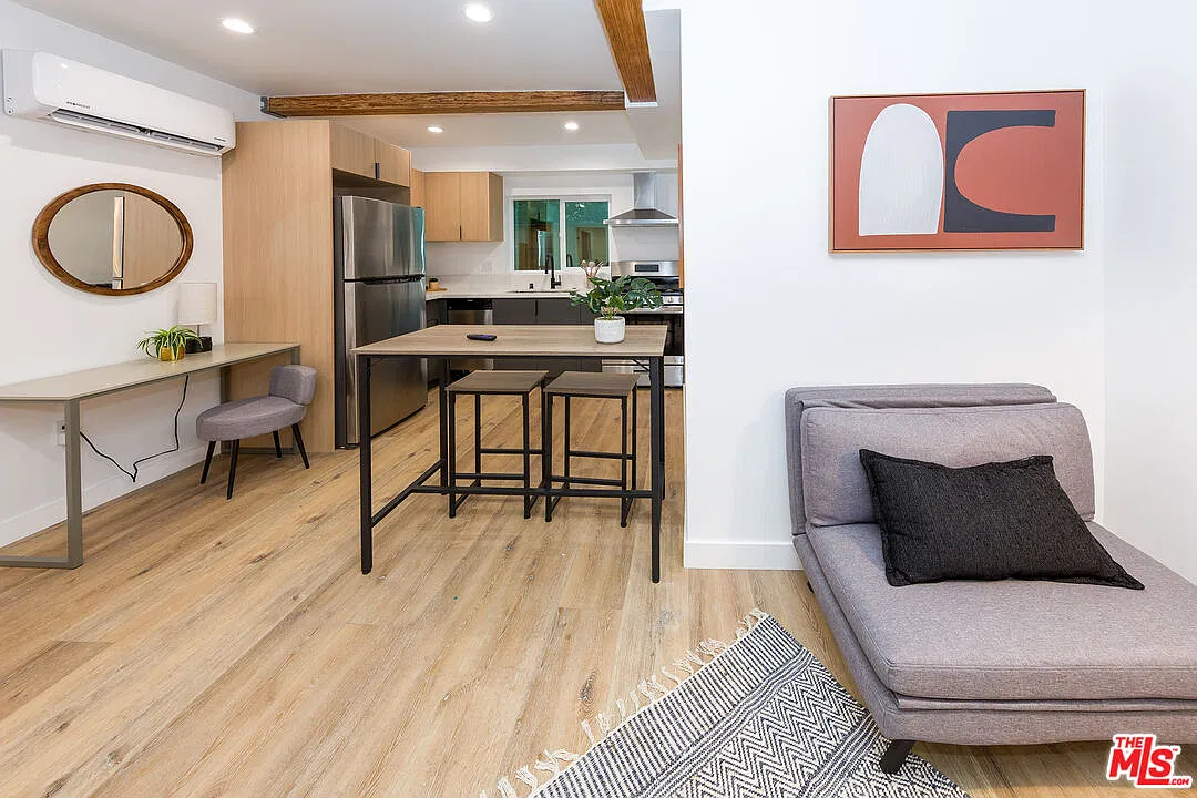2 bed, 2.0 bath, 600 sqft, $2,295 — Photo 3