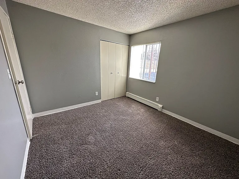 Prospect Pointe Apartments — Photo 43