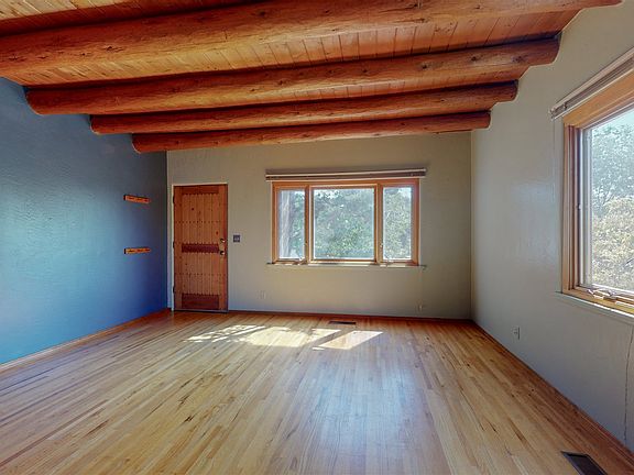 4th image of 107 Mateo Cir N