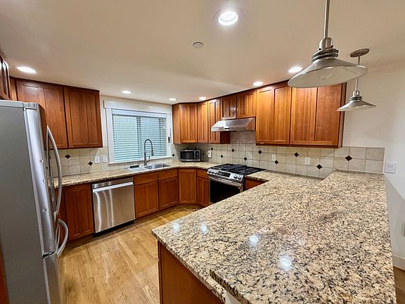 5th image of 517 N 39th St